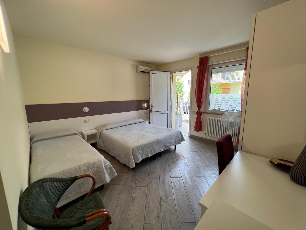 Hotel Locanda Rosy Cattolica Luaran gambar