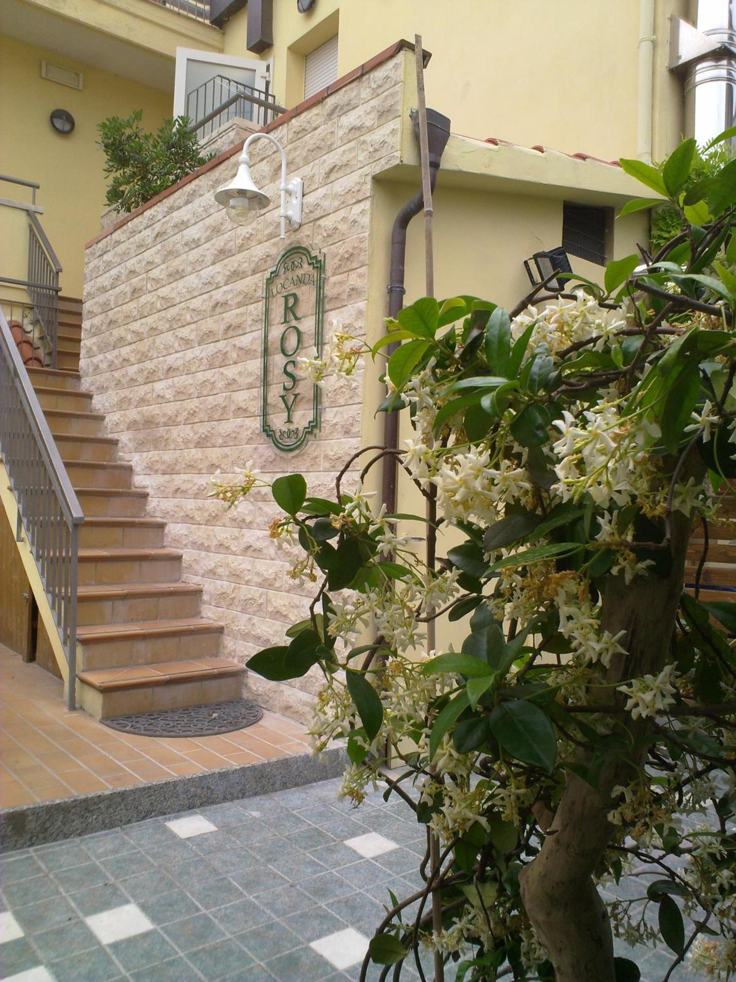 Hotel Locanda Rosy Cattolica Luaran gambar