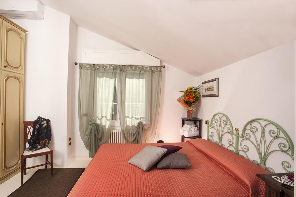 Hotel Locanda Rosy Cattolica Bilik gambar