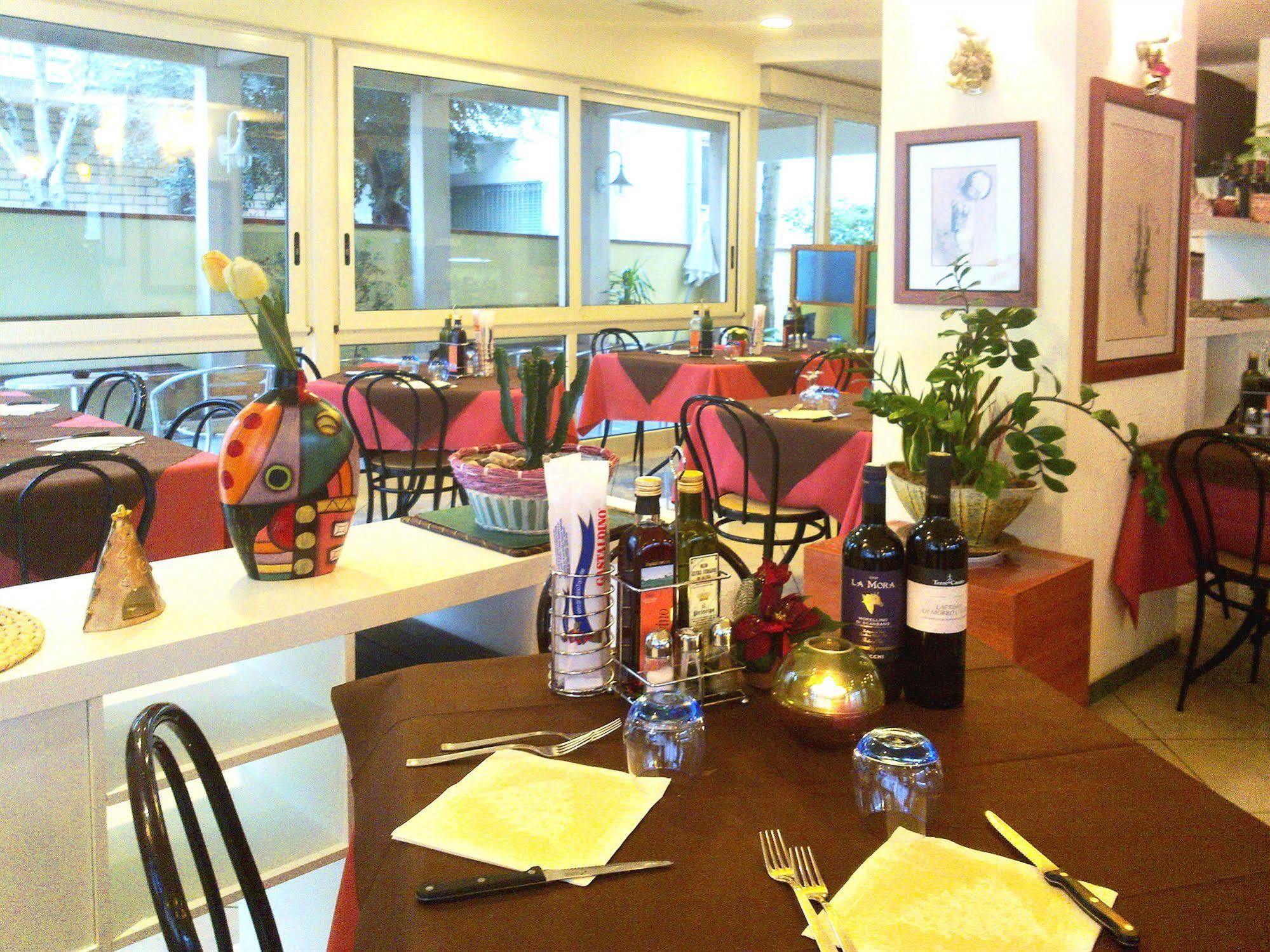 Hotel Locanda Rosy Cattolica Luaran gambar