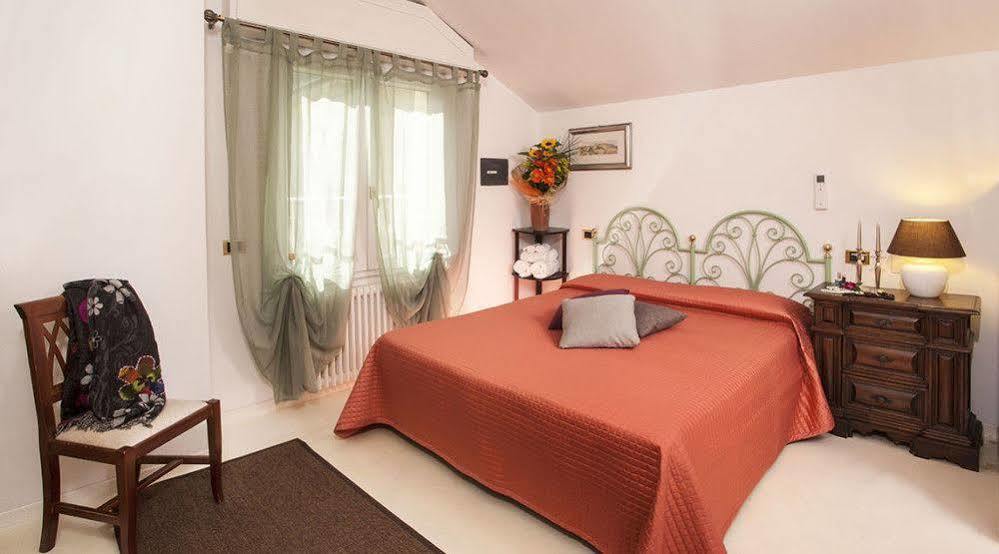 Hotel Locanda Rosy Cattolica Luaran gambar